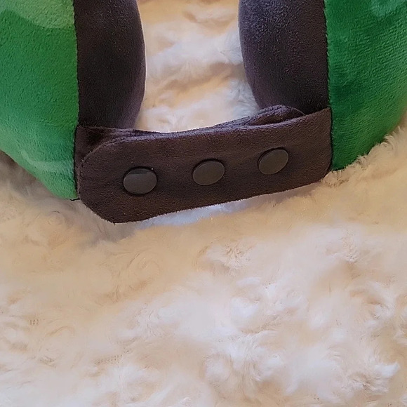 Neck pillow with dinosaurs green with snap button closure adult size travel - Picture 4 of 9